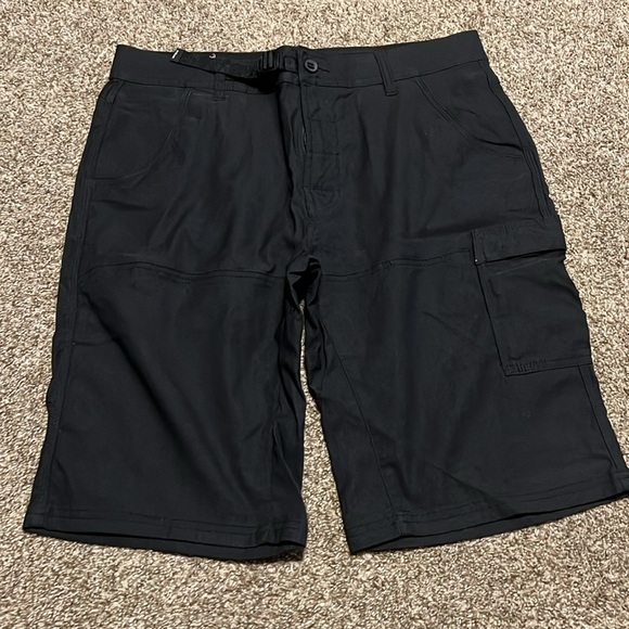 Prana standard fit black shorts - Picture 2 of 4